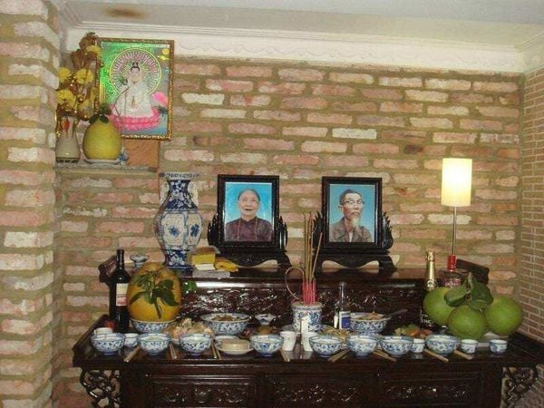 cach-lap-ban-tho-cha-me-4_1b745cf9d1084bfe8c3d50ee01880f90_grande Cách đặt ảnh thờ ông bà bố mẹ