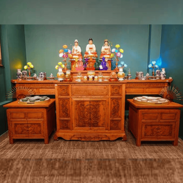 chua_co_ten__meme__square___c538195ca4af41f6b8476cd393b3ef72_grande-5 Mẫu bàn thờ gia tiên cửa hàng bán bàn thờ