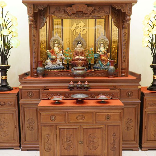 dsc06219_bf3b13bd90574146b9d5bec9a775ce30_grande Bàn thờ gia tiên cao cấp gỗ cẩm lai nhập khẩu