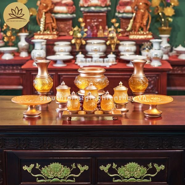 nhh05180_f39504d5106e4269ab9f27a25ad536fb_grande-1 Bàn thờ cha mẹ gồm những gì